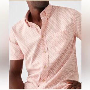 Faherty Playa Shirt Fish Scale Pattern Size XL Mens Pink Short Sleeve Button